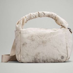 Lululemon Gathered Handle Crossbody
Bag 6L
Aquila White Opal Multi